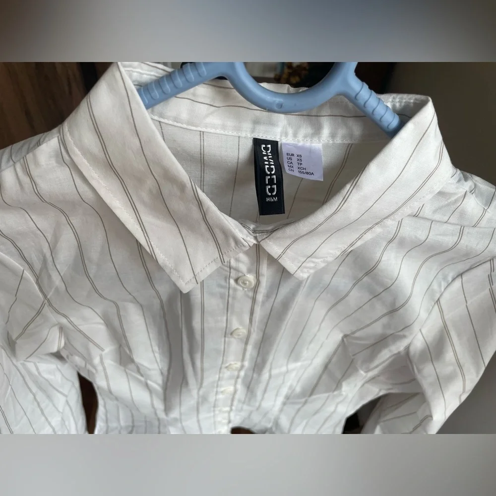 H&M white cotton poplin button down shirt •Size:XS•100%cotton•Brand new - Picture 6 of 7